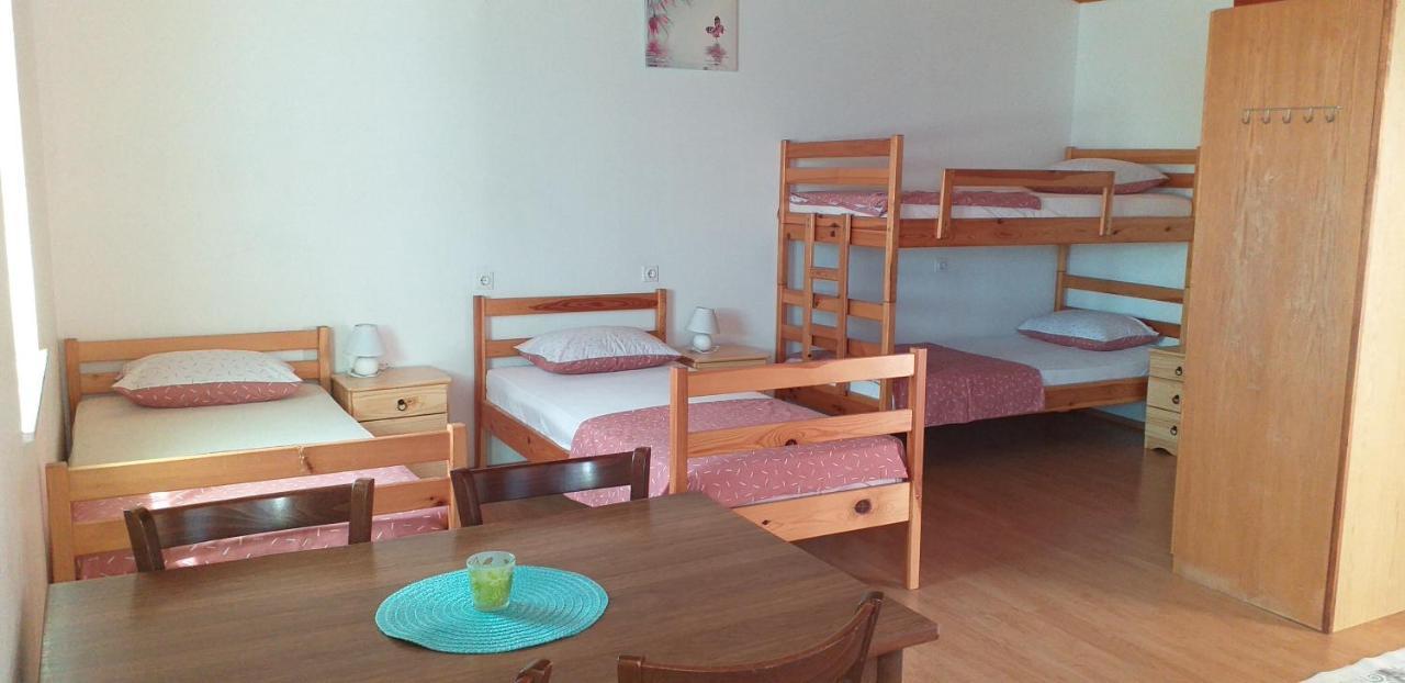 Apartment Beautiful Črni Kal מראה חיצוני תמונה